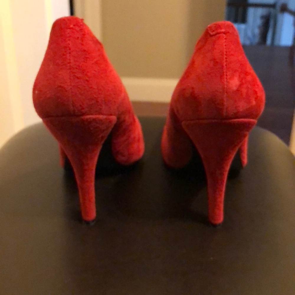 Heels - Picture 3 of 4
